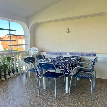 Island Apartments, Terrace Retreat