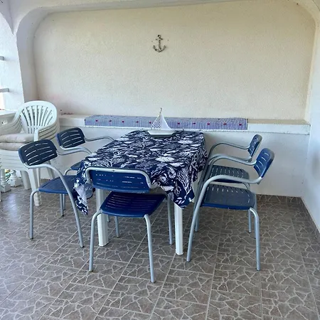 Island Apartments, Terrace Retreat